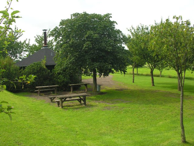 2008-neue-sitzmoebel-grillhuette_1_20180127_1107706596