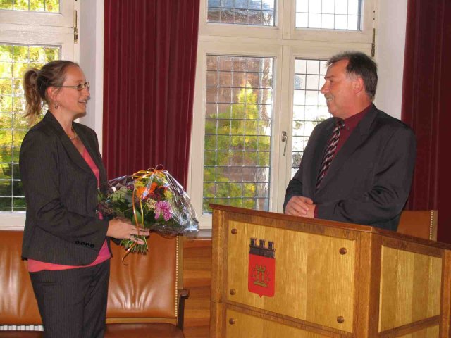 2012_-_ehrung_marina_mohnen_2_20180127_1716038553